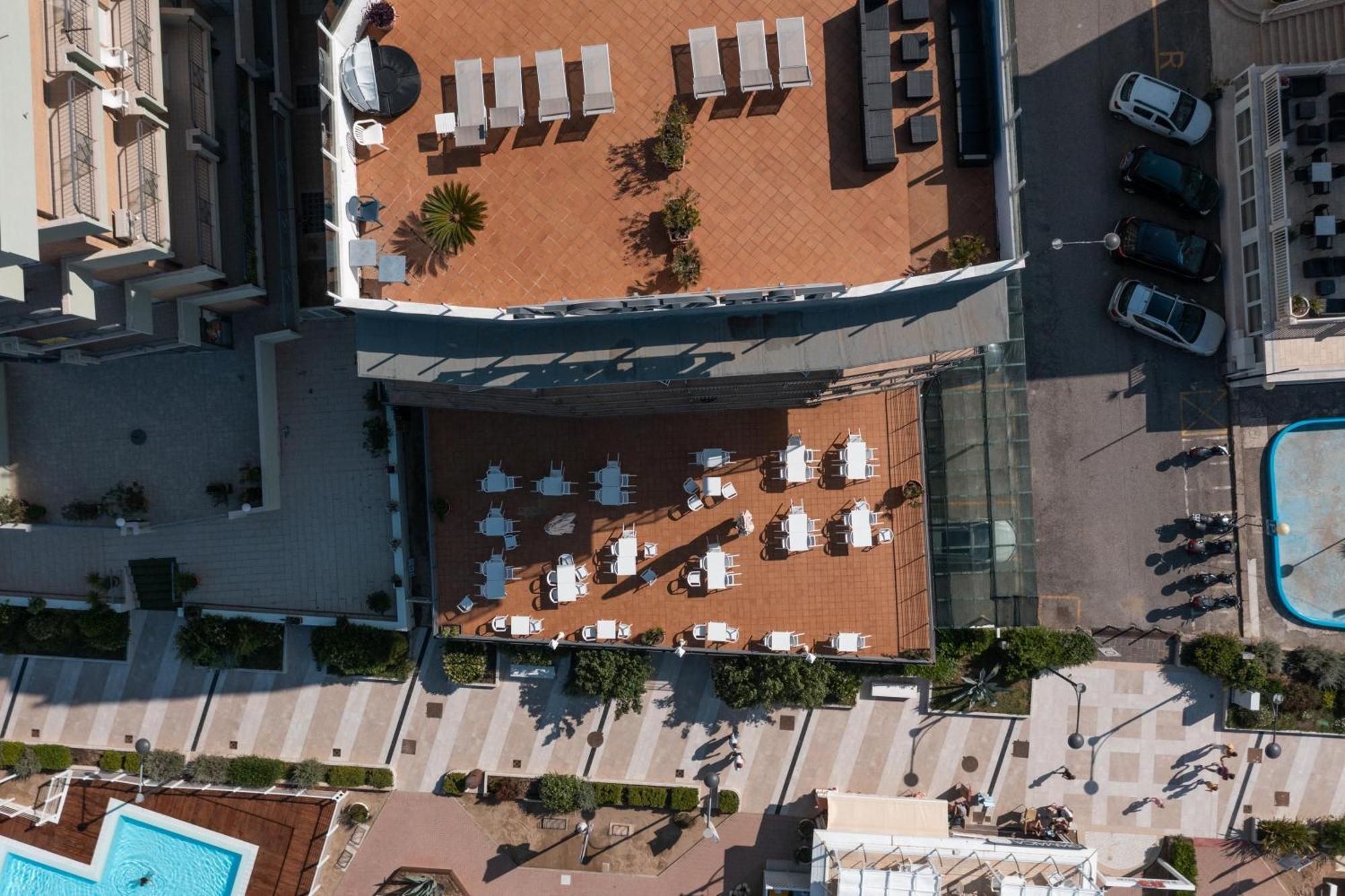 Hotel Nord Est Каттолика Экстерьер фото